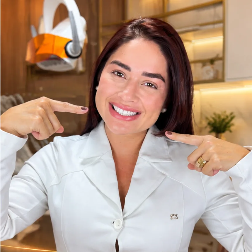 Profissional da Luminna Odontologia e Estética